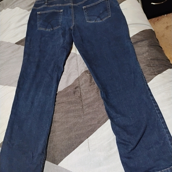 Women's Classic Blue Straight Jeans - Picture 7 of 11